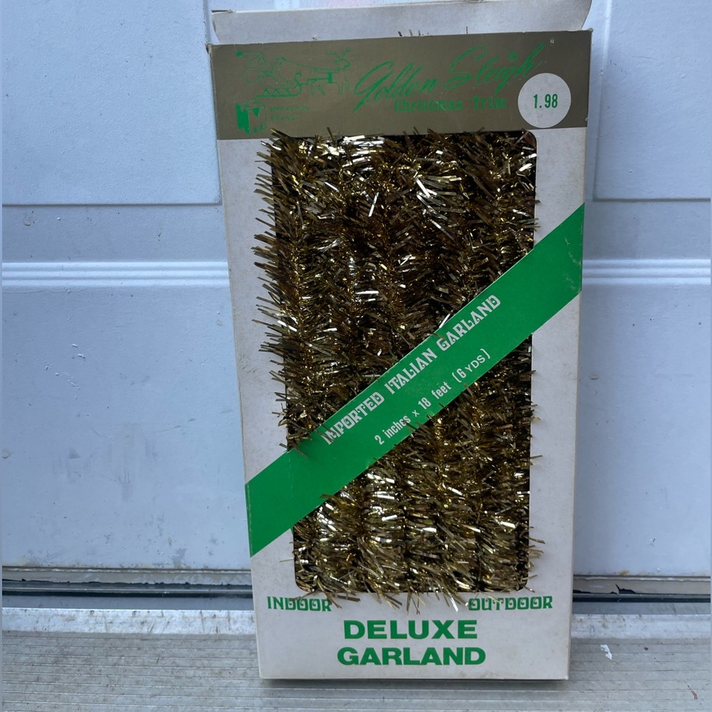 Golden Sleigh Christmas Trim Tinsel Deluxe Gold Garland 6 yards vintage